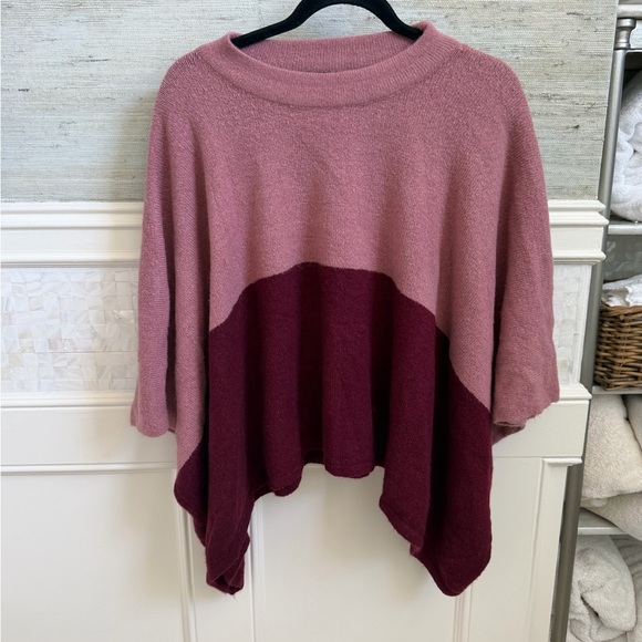 Ann Taylor Factory Sweaters - OS one size large medium Ann Taylor Factory color block Two-Tone poncho sweater